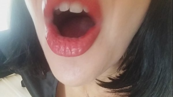 Mpenzi, mama yako wa kambo hatakuruhusu kwenda shule leo... nakuhitaji sana...