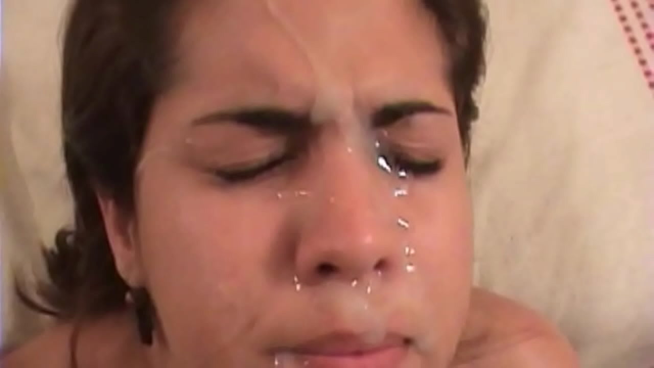 Brunette nzuri ya Kilatini ina ngono mbaya