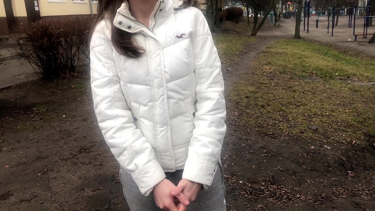 Mgeni Kwa Pesa Alizonyonywa na Kuchapwa. Amateur wa Urusi. Pamoja na Kuzungumza.