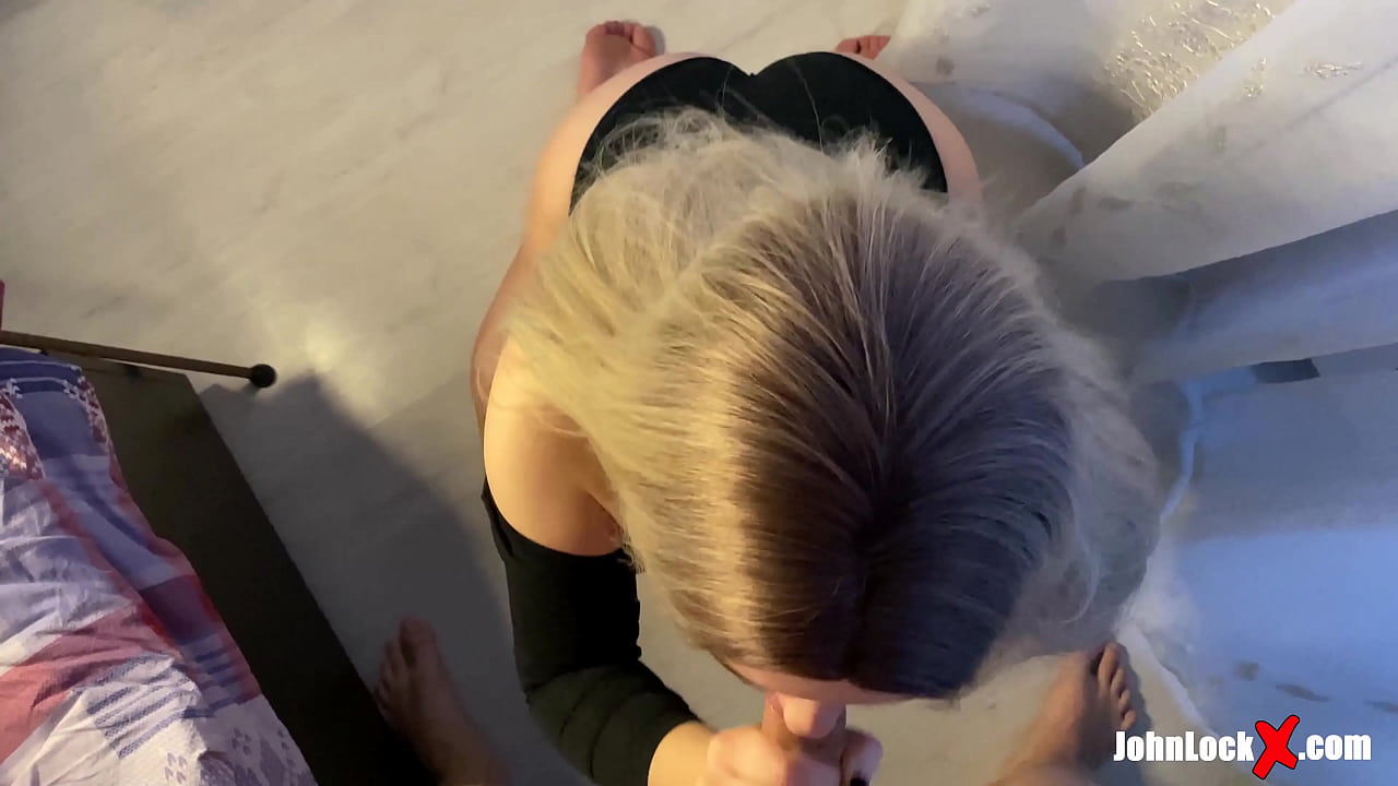 Redhead Kunyonya Dick na Fucking Up, Kupata Cum juu ya Punda Wake